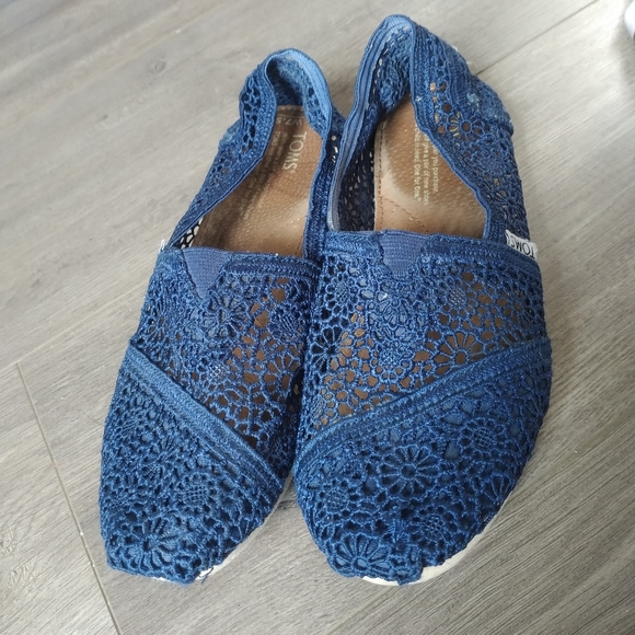 Toms - Picture 2 of 4